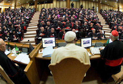 Pape-Francois-Synode-Homosexuels-Divorces-Doctrine-Dialectique