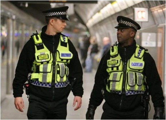 Grande-Bretagne Pouvoirs Police Terrorisme