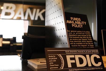 FDIC agence regulation financements opposants politiques