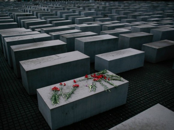 Huffington Post Breitbart antisemitisme Holocauste