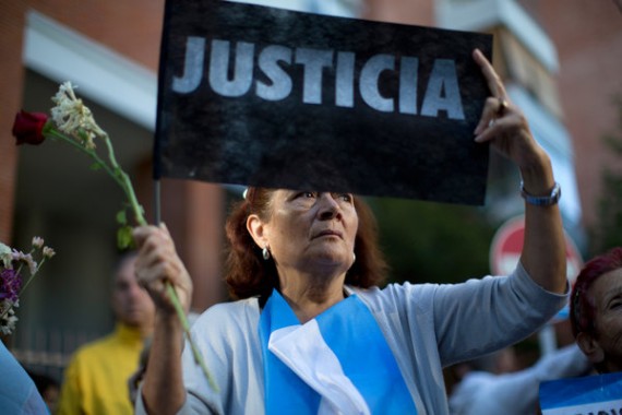 Argentine : un mandat d'arrêt contre la présidente Kirchner retrouvé chez le procureur Nisman
