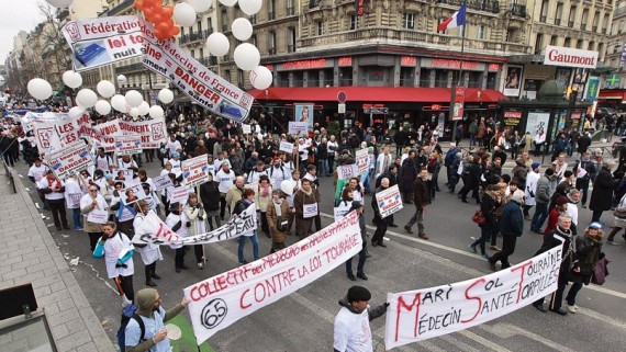 Manifestation des professionnels de la santé contre la loi Touraine