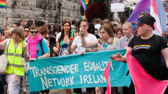 Irlande après l’adoption du mariage gay, les activistes LGBT de PinkNews réclament des droits pour les transgenres