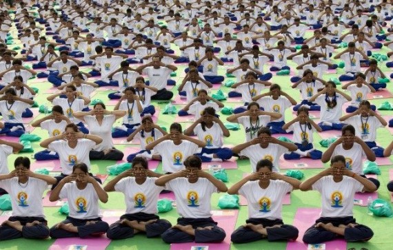 Premiere journee internationale yoga soutenue encouragee ONU