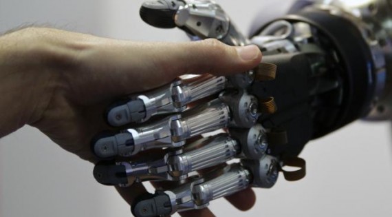 Transhumanisme  : Ray Kurzweil prédit que les humains seront des cyborgs dès 2030
