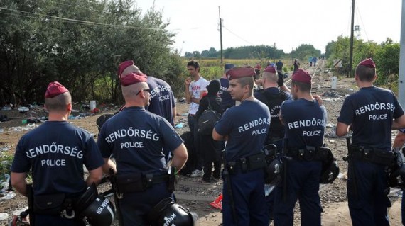 Orban raison garder contrôle frontière Serbie clôture adaptée phrase