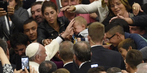 gens voyage pape fin préjugés rappelle responsabilités