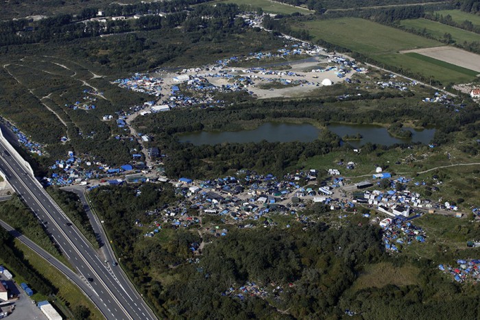 vue aérienne nouvelle jungle Calais clandestins photo