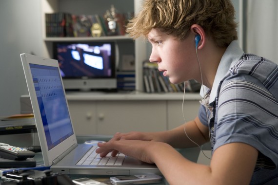 Aux Etats-Unis les « teenagers » passent 9 heures par jour sur leurs écrans multimédia