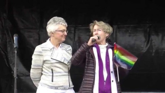 nouvelle ministre enfance jeunesse Irlande féministe lesbienne ex religieuse