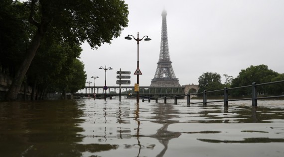 Russia Today raconte montée eaux France