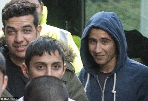 réfugiés mineurs adultes Royaume Uni Deux tiers