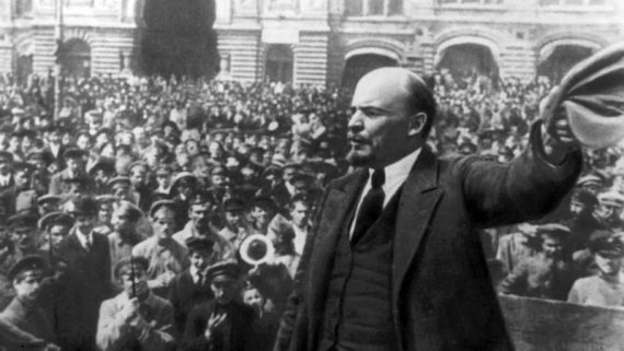 Centenaire révolution bolchevique 1917 presse russe Lénine salue