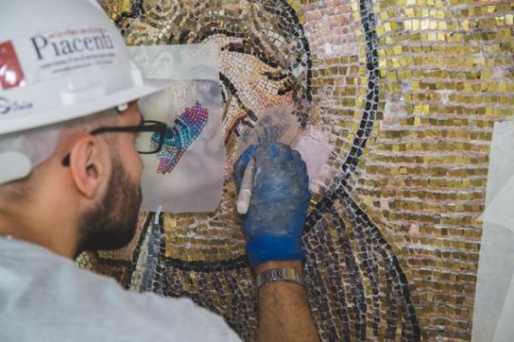 La restauration de l’église de la Nativité à Bethléem révèle une mosaïque du temps des croisades
