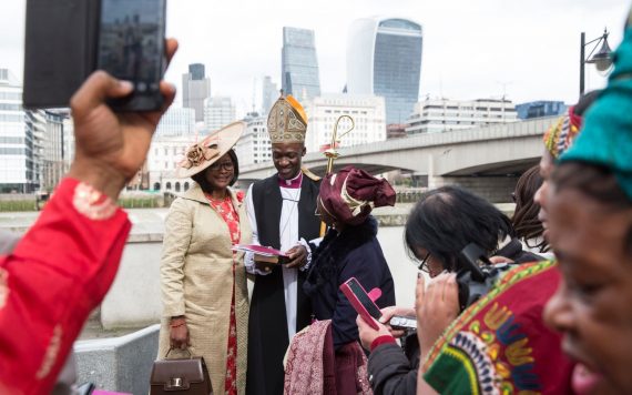 Eglise anglicane évêque minorités ethniques