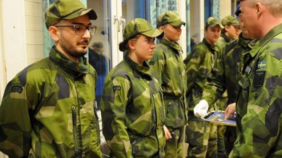 Suède service militaire hommes femmes