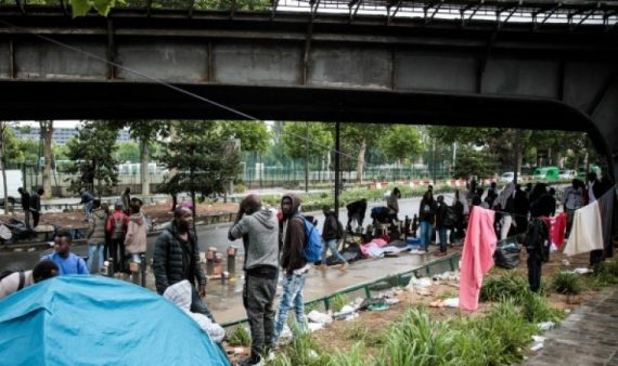 Macron Face Migrants Idéologie Hidalgo Réalité Calais