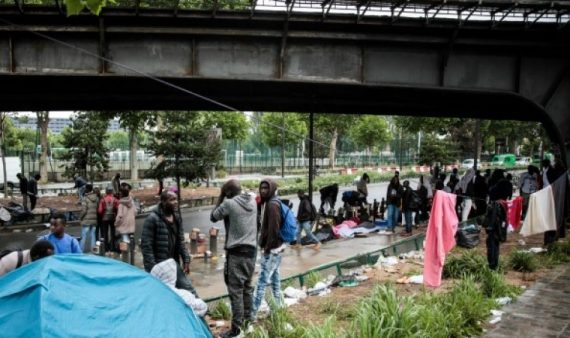 Macron Face Migrants Idéologie Hidalgo Réalité Calais