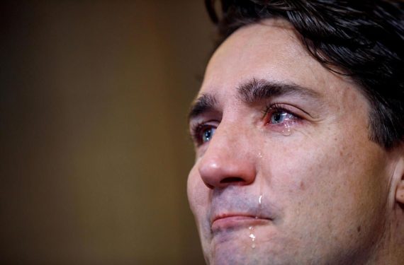 larmes Justin Trudeau face communauté LGBTQ2