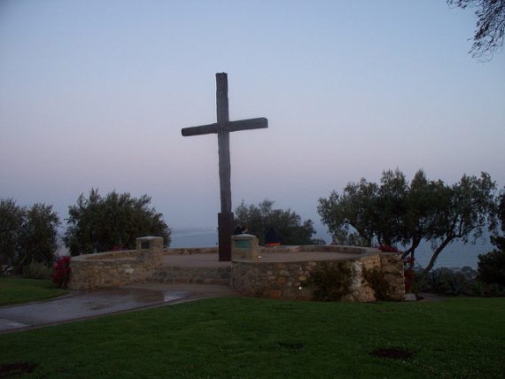 Miracle croix Serra Ventura Californie épargnée incendies