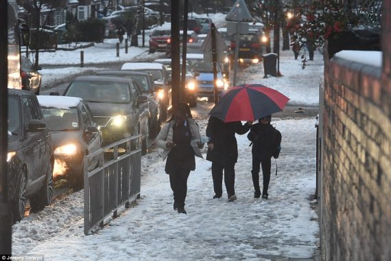 écoles Royaume Uni fermées neige disparu