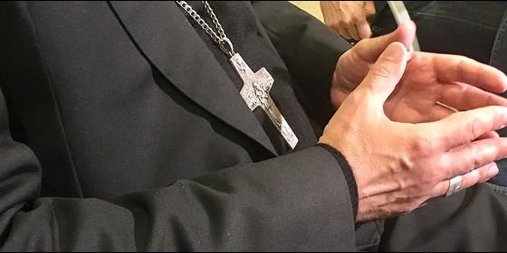 Mgr Victor Manuel Fernandez attaque cardinal Müller Amoris laetitia