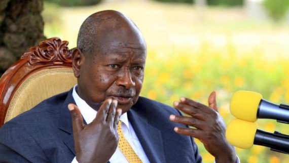 Pays merde président ougandais soutient Donald Trump