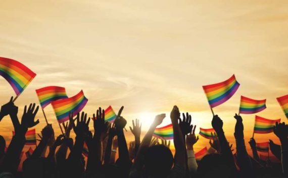 Starkville Mississippi menacée poursuites refusé Gay Pride