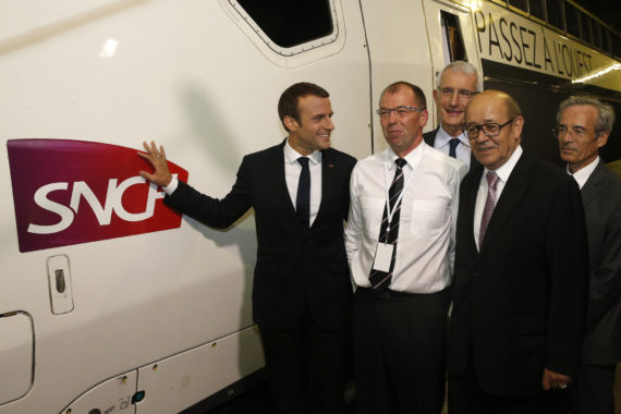 Macron Réformes SNCF Promesses Parlementaires