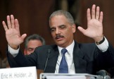 Eric Holder démissionne, après avoir mené une politique totalitaire