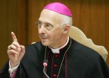 Cardinal Bagnasco : le mariage gay est un cheval de Troie pour détruire la famille