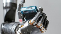 bras robotise controle cerveau