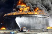 La photo : Incendie du terminal pétrolien libyen d’Al-Sedra