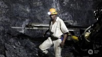 Afrique du Sud : 500 mineurs secourus, prisonniers de leur mine en raison d’un incendie
