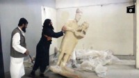 Irak : l’Etat islamique détruit les œuvres millénaires d’un musée à Mossoul