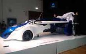 Des voitures volantes présentées par une entreprise slovaque