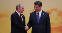 La phrase : « La Russie et la Chine deviennent maintenant, comme nous le voulions, …