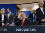 Banco ! Marine Le Pen a constitué un groupe au Parlement européen. Pourquoi maintenant ?