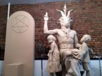 Le Capitole de l’Oklahoma échappe à une statue de Satan (Baphomet), mais en ordonnant l’éviction d’une Table des Dix Commandements