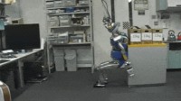 Vidéo : Un robot capable de trouver seul la meilleure posture pour déplacer un objet lourd