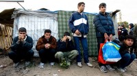 Bureaucratie chômage logement France attire réfugiés