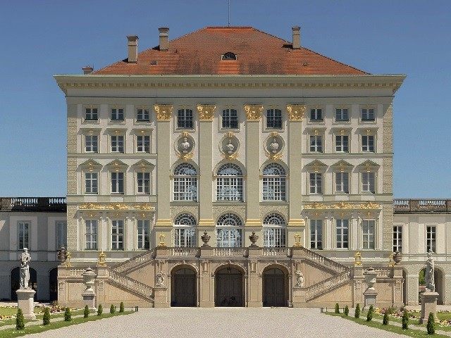 La photo : Un groupe d’artistes « pro-migrants » a demandé que le château Nymphenburg, résidence d’été des rois de Bavière,…