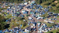 La photo : Des vues aériennes de la « nouvelle jungle » de Calais qui accueille de très nombreux clandestins.