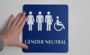 L’administration Obama ne subventionnera plus les écoles qui empêchent un garçon transgenre d’utiliser les toilettes des filles