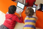 Les « natifs numériques » – les enfants qui ont grandi avec Internet – sont plus nombreux à croire tout ce qu’ils lisent en ligne