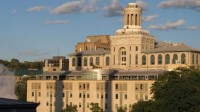 L'université Carnegie Mellon, située à Pittsburgh en Pennsylvanie, est l'une des plus réputées des Etats-Unis pour ses programmes en sciences de l'informatique et en électronique.