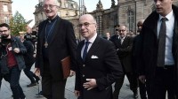 Bernard Cazeneuve Croix augmentation actes anti religieux