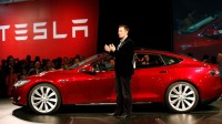 Tesla invente la voiture qui obéit au doigt et à l’oeil