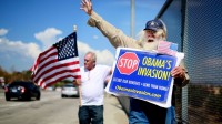 Des manifestants américains anti-immigration, s'opposant à la politique d'Obama.