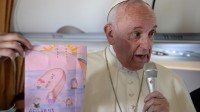 pape François plaide accueil migrants Lesbos